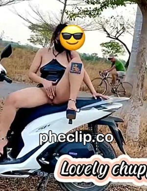 Con Đĩ Vợ Dâm Đãng Thích Public Chịch Nhau Với Trai Lạ Sex Hay - Thiendia 29